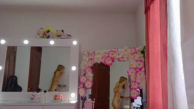 Snapshot of Mis_Cersi chatting on 07-20-26, 08:22 Mis Cersi online show from 07-20-26, 08:22