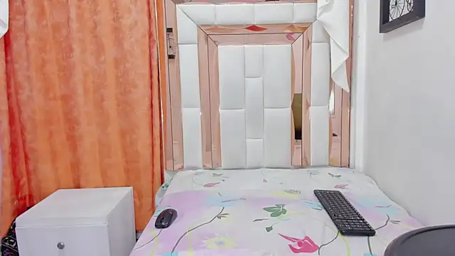 Snapshot of kimberly_xoxo_3 chatting on 02-18-26, 03:24 kimberly xoxo 3 online show from 02-18-26, 03:24