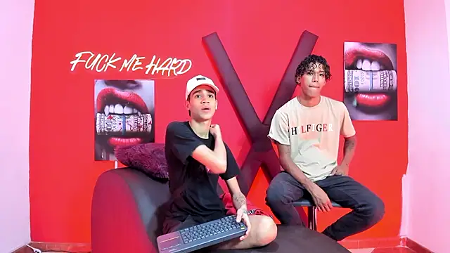 Snapshot of GREEN_BOYS chatting on 02-15-26, 07:27 GREEN BOYS online show from 02-15-26, 07:27