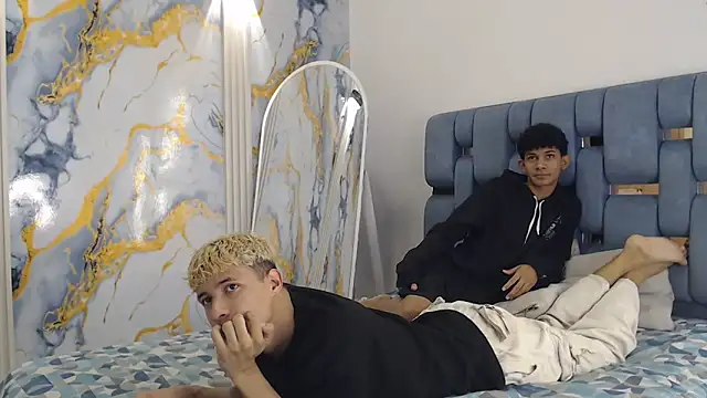 GREEN BOYS online show from 04-16-26, 07:25