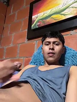 Snapshot of Miguel_960 chatting on 05-07-26, 02:17 Miguel 960 online show from 05-07-26, 02:17