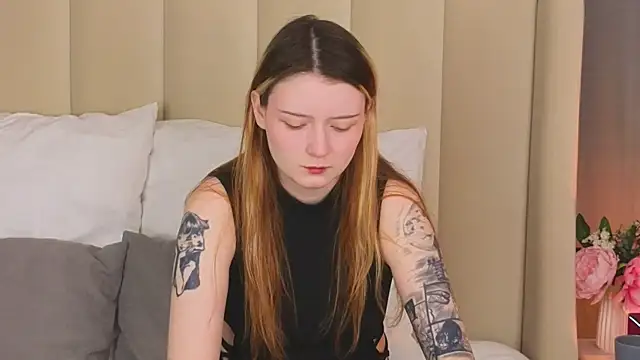 Snapshot of AlyssFrost chatting on 06-23-26, 02:53 AlyssFrost online show from 06-23-26, 02:53