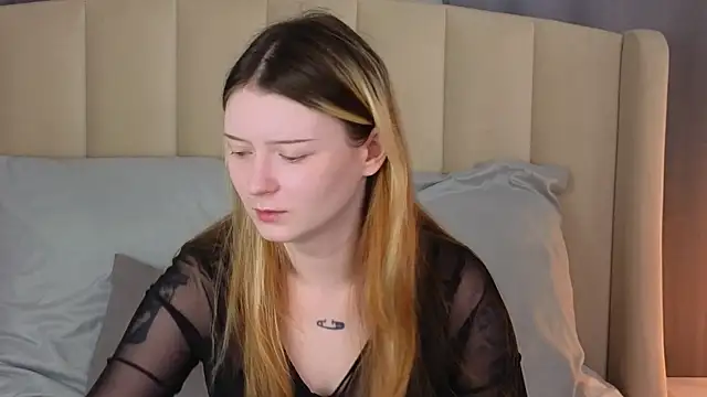 Snapshot of AlyssFrost chatting on 07-12-26, 02:02 AlyssFrost online show from 07-12-26, 02:02