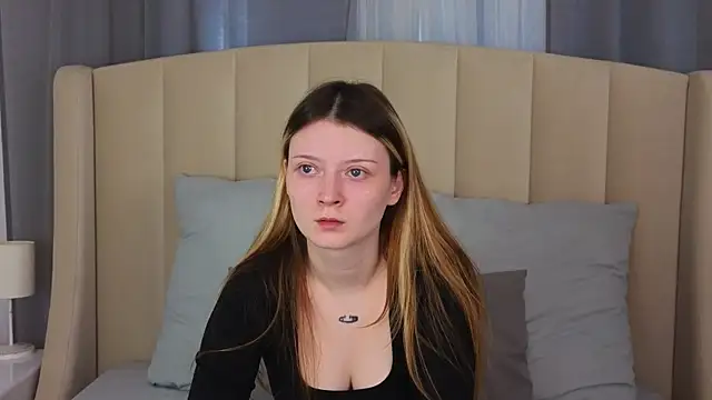 Snapshot of AlyssFrost chatting on 07-14-26, 02:05 AlyssFrost online show from 07-14-26, 02:05