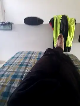 Snapshot of isuru_lakshan chatting on 03-02-26, 10:00 isuru lakshan online show from 03-02-26, 10:00