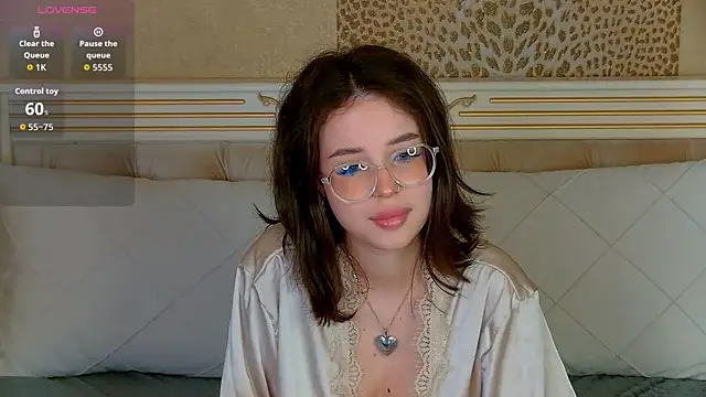 Snapshot of LanaLedger chatting on 06-05-26, 07:14 LanaLedger online show from 06-05-26, 07:14