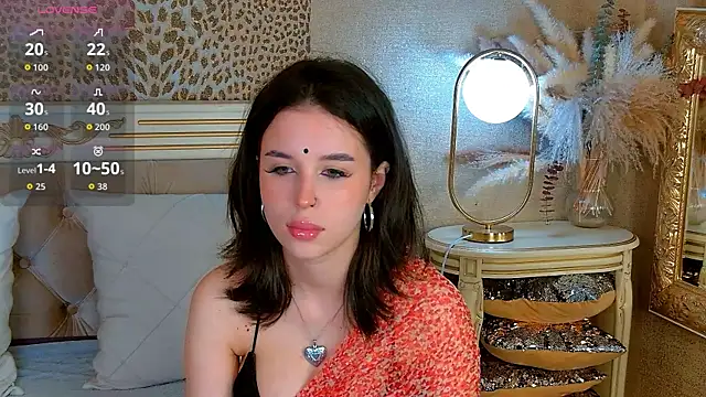 Snapshot of LanaLedger chatting on 06-06-26, 10:53 LanaLedger online show from 06-06-26, 10:53