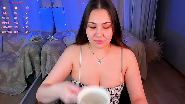 Snapshot of Lina_Loon chatting on 03-02-26, 04:47 Lina Loon online show from 03-02-26, 04:47