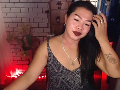 LovelyJessaXX online show from 04-12-26, 02:00