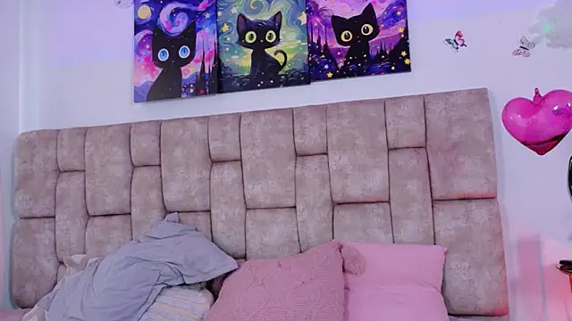 MiiaBlumm  online show from 04-09-26, 05:51