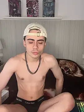 Snapshot of YourFavouriteTwink chatting on 02-27-26, 01:44 YourFavouriteTwink online show from 02-27-26, 01:44