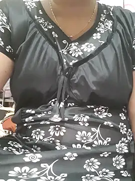 Snapshot of Tamil_Luckly_girl chatting on 05-20-26, 01:50 Tamil Luckly girl online show from 05-20-26, 01:50