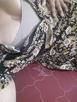 Snapshot of Tamil_Luckly_girl chatting on 06-02-26, 12:51 Tamil Luckly girl online show from 06-02-26, 12:51