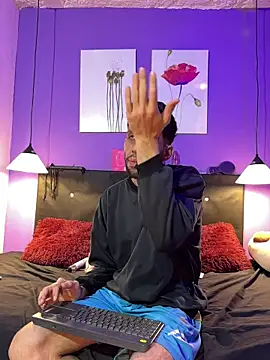 Snapshot of Karim_mansur chatting on 03-20-26, 04:45 Karim mansur online show from 03-20-26, 04:45