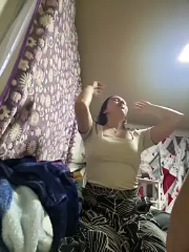 Valentinacouple online show from 04-16-26, 10:56