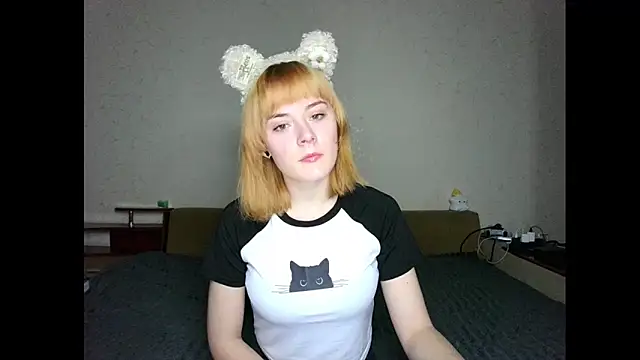 Little fox404 online show from 02-15-26, 07:43