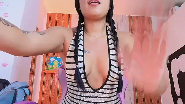 valenttina narvaez online show from 03-28-26, 01:43