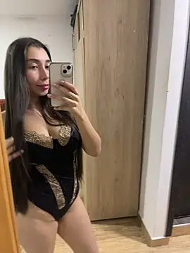 lunna-foxx online show from 05-04-26, 03:57