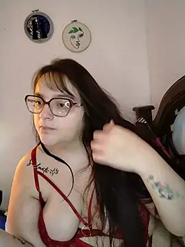 Snapshot of daphneev chatting on 08-03-26, 02:11 daphneev online show from 08-03-26, 02:11