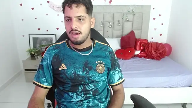 Snapshot of mister_fox723 chatting on 02-25-26, 04:44 mister fox723 online show from 02-25-26, 04:44