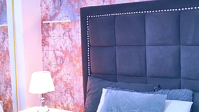 Raven Gloomy online show from 03-12-26, 12:22