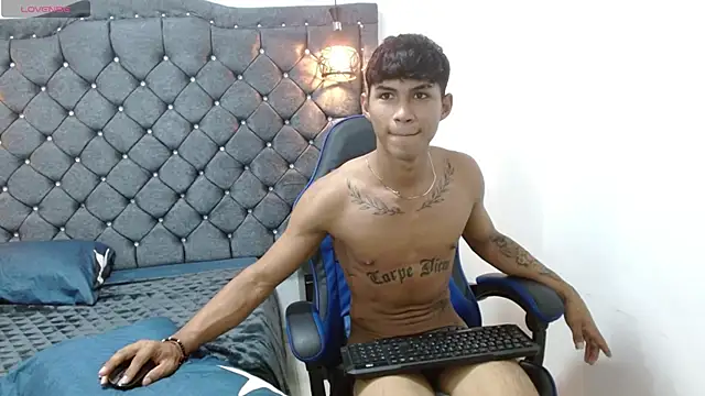 Snapshot of luka_big18 chatting on 02-20-26, 06:26 luka big18 online show from 02-20-26, 06:26