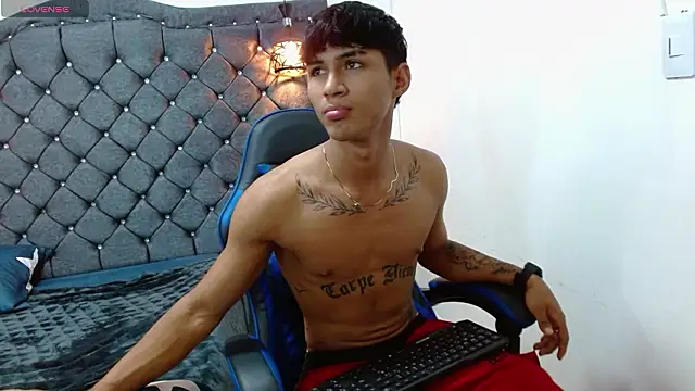 Snapshot of luka_big18 chatting on 02-21-26, 12:44 luka big18 online show from 02-21-26, 12:44