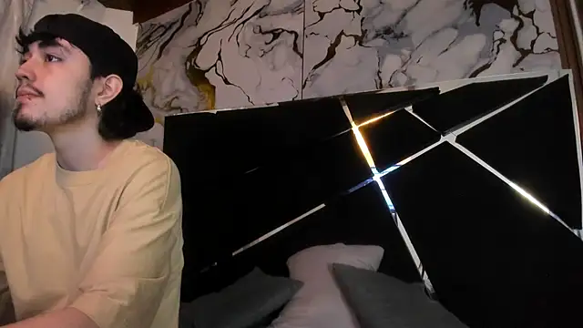 Snapshot of Couple_In_Heat chatting on 02-24-26, 07:34 Couple In Heat online show from 02-24-26, 07:34