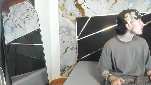 Couple In Heat online show from 03-25-26, 07:42