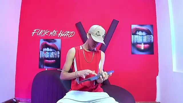 Snapshot of BOYS_PLAY chatting on 02-18-26, 01:18 BOYS PLAY online show from 02-18-26, 01:18