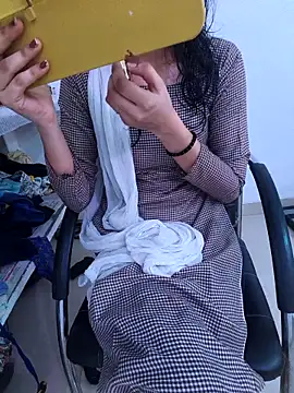 Snapshot of tanzum_khan3202 chatting on 04-04-26, 05:49 tanzum khan3202 online show from 04-04-26, 05:49