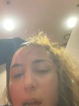 Snapshot of kate_nicepops999114 chatting on 02-20-26, 07:43 kate nicepops999114 online show from 02-20-26, 07:43