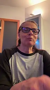 Snapshot of Dance_Lady chatting on 04-27-26, 07:01 Dance Lady online show from 04-27-26, 07:01