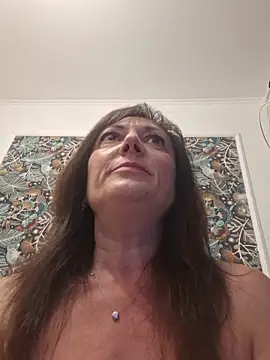 Snapshot of SaraGina chatting on 04-28-26, 09:20 SaraGina online show from 04-28-26, 09:20