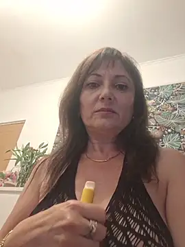 Snapshot of SaraGina chatting on 05-15-26, 08:27 SaraGina online show from 05-15-26, 08:27