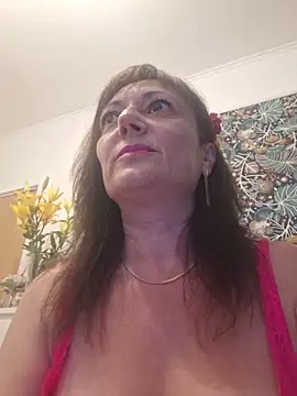 Snapshot of SaraGina chatting on 05-28-26, 07:55 SaraGina online show from 05-28-26, 07:55