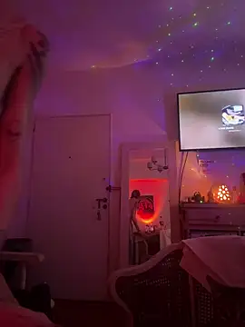 FrutillitaXX online show from 04-14-26, 06:30