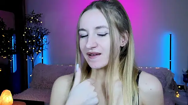 Oxy Foxie online show from 06-04-26, 11:33