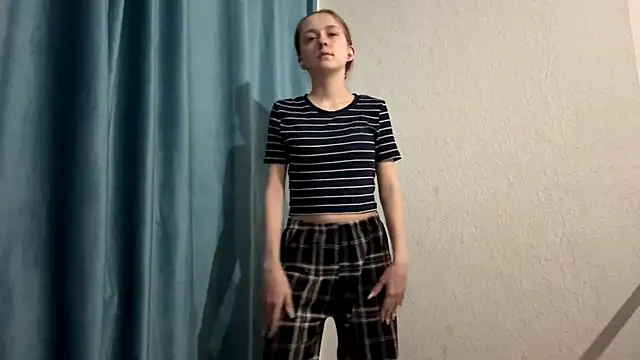 Snapshot of StaticBliss chatting on 02-25-26, 01:26 StaticBliss online show from 02-25-26, 01:26