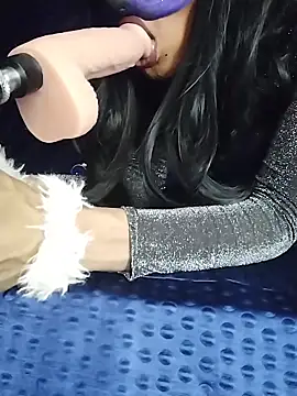 Snapshot of TRANSY_WITH_GIRL chatting on 02-17-26, 06:03 TRANSY WITH GIRL online show from 02-17-26, 06:03