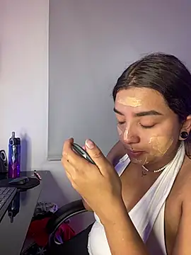 Snapshot of Midary_pink chatting on 02-21-26, 10:22 Midary pink online show from 02-21-26, 10:22