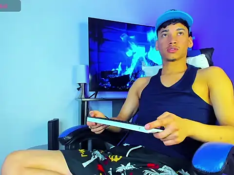 Lyam Russo online show from 03-27-26, 05:13