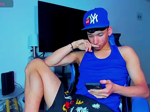 Lyam Russo online show from 04-06-26, 08:59