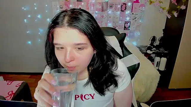 Snapshot of Kate_Acid chatting on 02-18-26, 12:28 Kate Acid online show from 02-18-26, 12:28