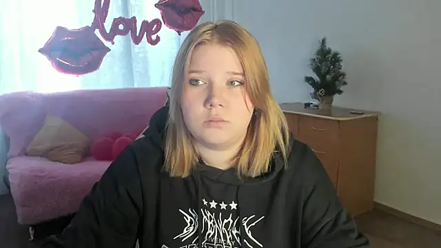 StripGyrl online show from 03-04-26, 08:09