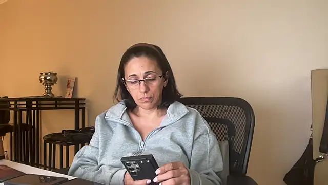 Snapshot of latinamom54 chatting on 03-02-26, 06:48 latinamom54 online show from 03-02-26, 06:48