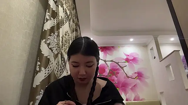 MaeRaads online show from 02-17-26, 06:47