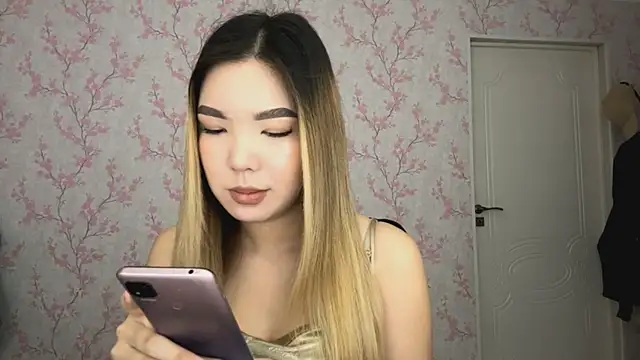 Snapshot of Elina_Mottel chatting on 02-23-26, 07:17 Elina Mottel online show from 02-23-26, 07:17