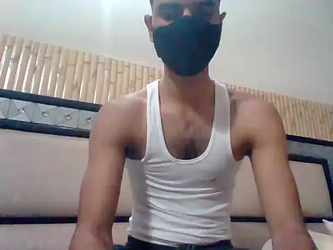 Snapshot of striplover_1 chatting on 02-26-26, 02:05 striplover 1 online show from 02-26-26, 02:05