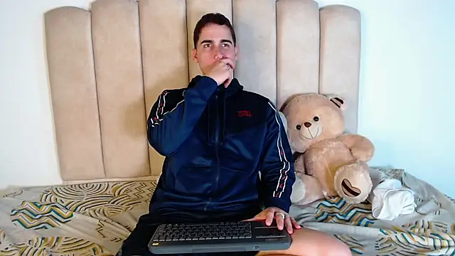 Snapshot of ryanlevi1 chatting on 02-24-26, 12:14 ryanlevi1 online show from 02-24-26, 12:14